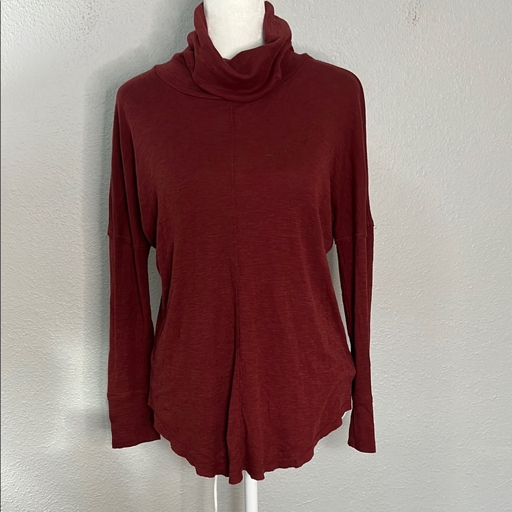 Max Studio Burgundy Turtleneck Size XS